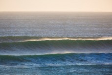 A set wave approaches at St Kilda Beach, Dunedin, New Zealand. 