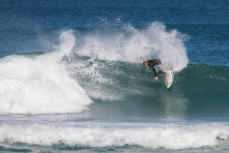 Visiting surfer Julan makes the most of Easter Monday conditons at Blackhead, Dunedin, New Zealand.
Credit: www.boxoflight.com/Derek Morrison