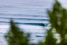 Remote beachbreaks firing near Dunedin, New Zealand.
Credit: www.boxoflight.com/Derek Morrison