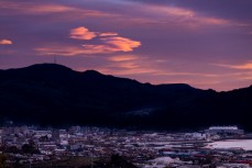 Sunrise over Mt Cargill, Dunedin, New Zealand.Credit: www.boxoflight.com/Derek Morrison