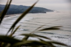 A large east swell almost lines up at St Clair, Dunedin, New Zealand.
Credit: www.boxoflight.com/Derek Morrison