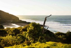 Summer swell at Raglan, Waikato, New Zealand.
Credit: www.boxoflight.com/Derek Morrison