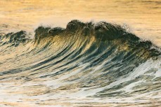 Wave shapes on dusk at St Clair, Dunedin, New Zealand.Credit: www.boxoflight.com/Derek Morrison