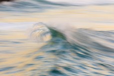 Wave shapes on dusk at St Clair, Dunedin, New Zealand.
Credit: www.boxoflight.com/Derek Morrison