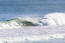 Heavy bank at St Kilda, Dunedin, New Zealand.Credit: www.boxoflight.com/Derek Morrison
