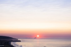 Autumn sunrise at St Clair, Dunedin, New Zealand.
Credit: www.boxoflight.com/Derek Morrison