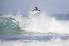 Jack McLeod making the most of fun waves at St Kilda, Dunedin, New Zealand.
Credit: www.boxoflight.com/Derek Morrison