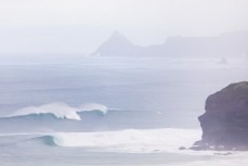 A large swell rolls into a beach near St Kilda, Dunedin, New Zealand.Credit: www.boxoflight.com/Derek Morrison