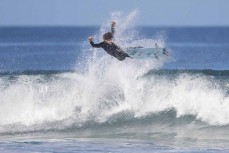 Elliott Brown face shot in fun waves at St Kilda, Dunedin, New Zealand.
Credit: www.boxoflight.com/Derek Morrison