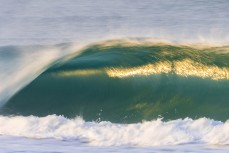 Clean empty winter swell at St KIlda, Dunedin, New Zealand.Credit: www.boxoflight.com/Derek Morrison