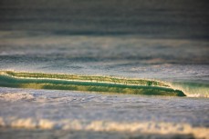 Clean empty winter swell at St KIlda, Dunedin, New Zealand.Credit: www.boxoflight.com/Derek Morrison