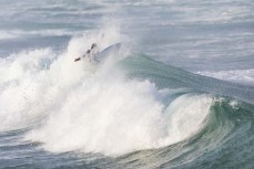 Elliott Brown making the most of a fun winter swell at St Clair, Dunedin, New Zealand.
Credit: www.boxoflight.com/Derek Morrison