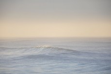 Looming peak during a fun winter swell at St Clair, Dunedin, New Zealand.
Credit: www.boxoflight.com/Derek Morrison