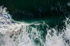 A big southeast swell hits the beaches of the Otago Peninsula, Dunedin, New Zealand.