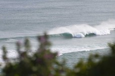 Clean waves pour into Tomohawk beach, Dunedin, New Zealand.
Credit: www.boxoflight.com/Derek Morrison