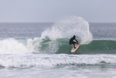 Jonas Tawharu makes the most of fun rampy waves at St KIlda, Dunedin, New Zealand.
Credit: www.boxoflight.com/Derek Morrison