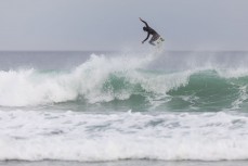 Andrew "Puntlord" Fraser-Mackenzie makes the most of fun rampy waves at St KIlda, Dunedin, New Zealand.
Credit: www.boxoflight.com/Derek Morrison