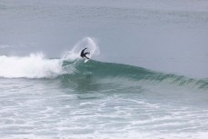 Jonas Tawharu makes the most of fun rampy waves at St KIlda, Dunedin, New Zealand.
Credit: www.boxoflight.com/Derek Morrison