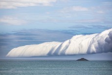 A southerly change anvils in at St Clair, Dunedin, New Zealand.
Credit: www.boxoflight.com/Derek Morrison