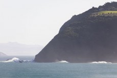 Set peeling through at Seconds near St Clair, Dunedin, New Zealand.
Credit: www.boxoflight.com/Derek Morrison