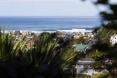 The 9012 with a decent surprise swell at St Clair, Dunedin, New Zealand.
Credit: www.boxoflight.com/Derek Morrison