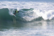 Hooking in at Second Beach, Dunedin, New Zealand.Credit: www.boxoflight.com/Derek Morrison