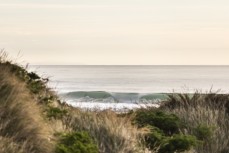 Late autumn waves at Aramoana, Dunedin, New Zealand.
Credit: www.boxoflight.com/Derek Morrison