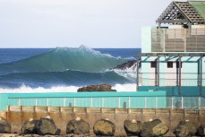 Glass wave sculpture at St Clair, Dunedin, New Zealand.
Credit: www.boxoflight.com/Derek Morrison