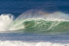 Empty waves at St Kilda, Dunedin, New Zealand.
Credit: www.boxoflight.com/Derek Morrison