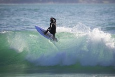 Damian Phillips makes the most of a fun swell as it wraps into the North Coast, Dunedin, New Zealand.Credit: www.boxoflight.com/Derek Morrison