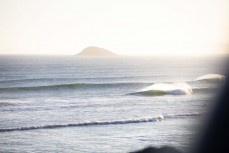 Afternoon waves at Blackhead Beach, Dunedin, New Zealand.
Credit: www.boxoflight.com/Derek Morrison