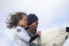 Jack Higgins with father Craig at the 2021 South Island Grom Series opener, sponsored by Esplanade Surf School and held at St Clair, Dunedin, New Zealand. December 12, 2020. 
Credit: www.boxoflight.com/Derek Morrison