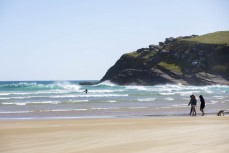 Offshore waves at a remote beach in the Catlins, Otago, New Zealand.
Credit: www.boxoflight.com/Derek Morrison