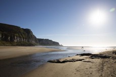 Morning light at a remote beach in the Catlins, Otago, New Zealand.Credit: www.boxoflight.com/Derek Morrison
