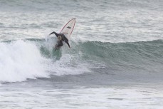 Lewis Murphy re-entry on a summer day at St Clair, Dunedin, New Zealand.
Credit: www.boxoflight.com/Derek Morrison