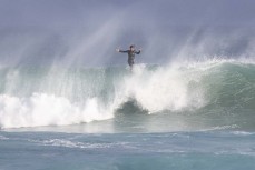 Surprise face during a solid swell at St Kilda, Dunedin, New Zealand.Credit: www.boxoflight.com/Derek Morrison