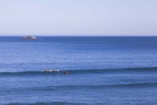 Kayakers enjoy a calm afternoon at St Kilda Beach, Dunedin, New Zealand.Credit: www.boxoflight.com/Derek Morrison