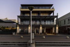 Dawn at Wander and Sons apartment building at St Clair, Dunedin, New Zealand.
Credit: www.boxoflight.com/Derek Morrison