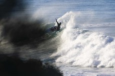 Davy Wooffindin making the most of a dawn session at St Clair Point, Dunedin, New Zealand.
Credit: www.boxoflight.com/Derek Morrison