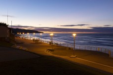 Winter sunrise on the esplanade at St Clair, Dunedin, New Zealand.
Credit: www.boxoflight.com/Derek Morrison