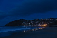 Dawn at St Clair, Dunedin, New Zealand.
Credit: www.boxoflight.com/Derek Morrison