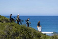 A family of divers make the most of small spring conditions at Blackhead, Dunedin, New Zealand.Credit: www.boxoflight.com/Derek Morrison