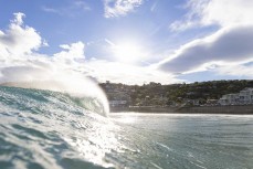 Empty wave during a warm summery session at St Clair, Dunedin, New Zealand.
Credit: www.boxoflight.com/Derek Morrison