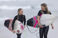Tessa Gabbott and Rewa Morrison at Blackhead, Dunedin, New Zealand.Credit: www.boxoflight.com/Derek Morrison