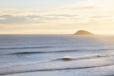 Warm summer evening waves at Blackhead, Dunedin, New Zealand.
Credit: www.boxoflight.com/Derek Morrison