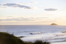 Warm summer evening waves at Blackhead, Dunedin, New Zealand.
Credit: www.boxoflight.com/Derek Morrison