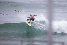 Jake Owen loosing the fins during the 2022 SISA Grom Comp at St Clair, Dunedin, New Zealand.
Credit: www.boxoflight.com/Derek Morrison