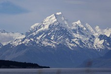 Mount Cook across Lake Pukaki Canterbury, New Zealand.Credit: www.boxoflight.com/Derek Morrison