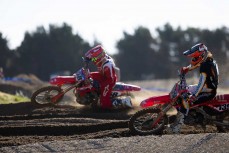 Campbell King (139) and Ryan Harris (58) duel in MX1 at the opening round of the 2026 Yamaha New Zealand Motocross Championships held at The Sandpit motocross track, Invercargill, Southland, New Zealand. Photo: MNZ/Derek Morrison