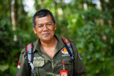Jungle guide Ren Tony in the jungle of the Gunung Leuser National Park at Bukit Lawang, Northern Sumatra, Indonesia.